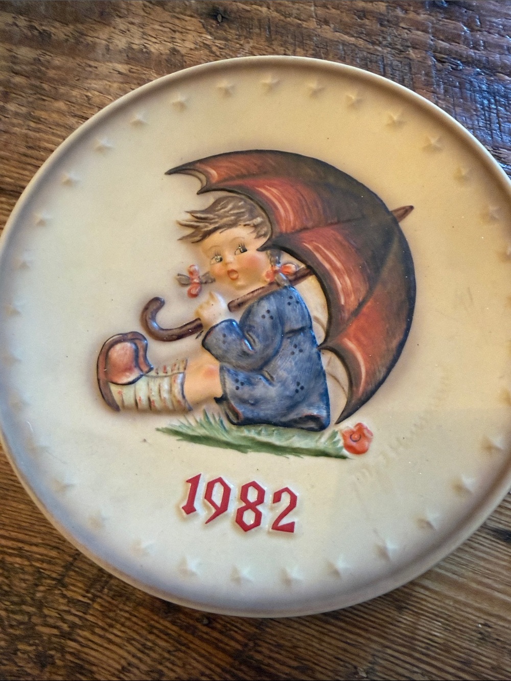 Goebel Child with Red Umbrella Wall Plate